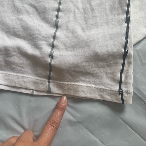 🏀 Toronto Raptors Women’s T-Shirt - Vintage Logo - Size MED  🏀 - Picture 13 of 13